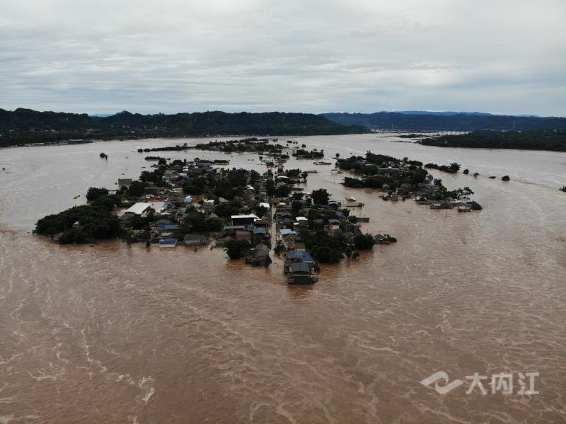 281877_1597743247436029.jpg 1.jpg