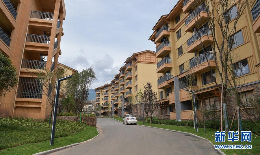 (走向我们的小康生活·决战决胜脱贫攻坚·图文互动)(2)大凉山孩子的书桌