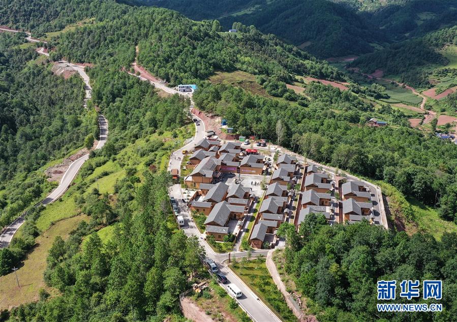 (走向我们的小康生活·决战决胜脱贫攻坚·图文互动)(7)大凉山孩子的书桌