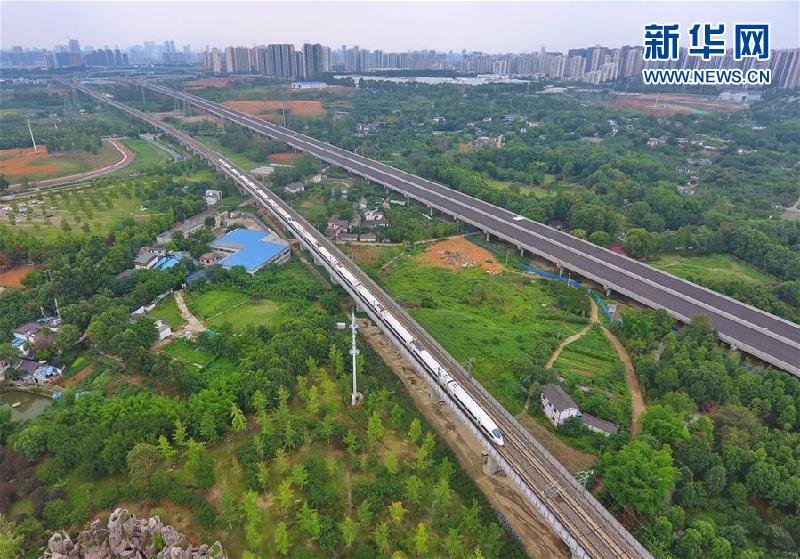 （新华全媒头条·图文互动）（6）西部有个新的“圈”——成渝加快双城经济圈建设
