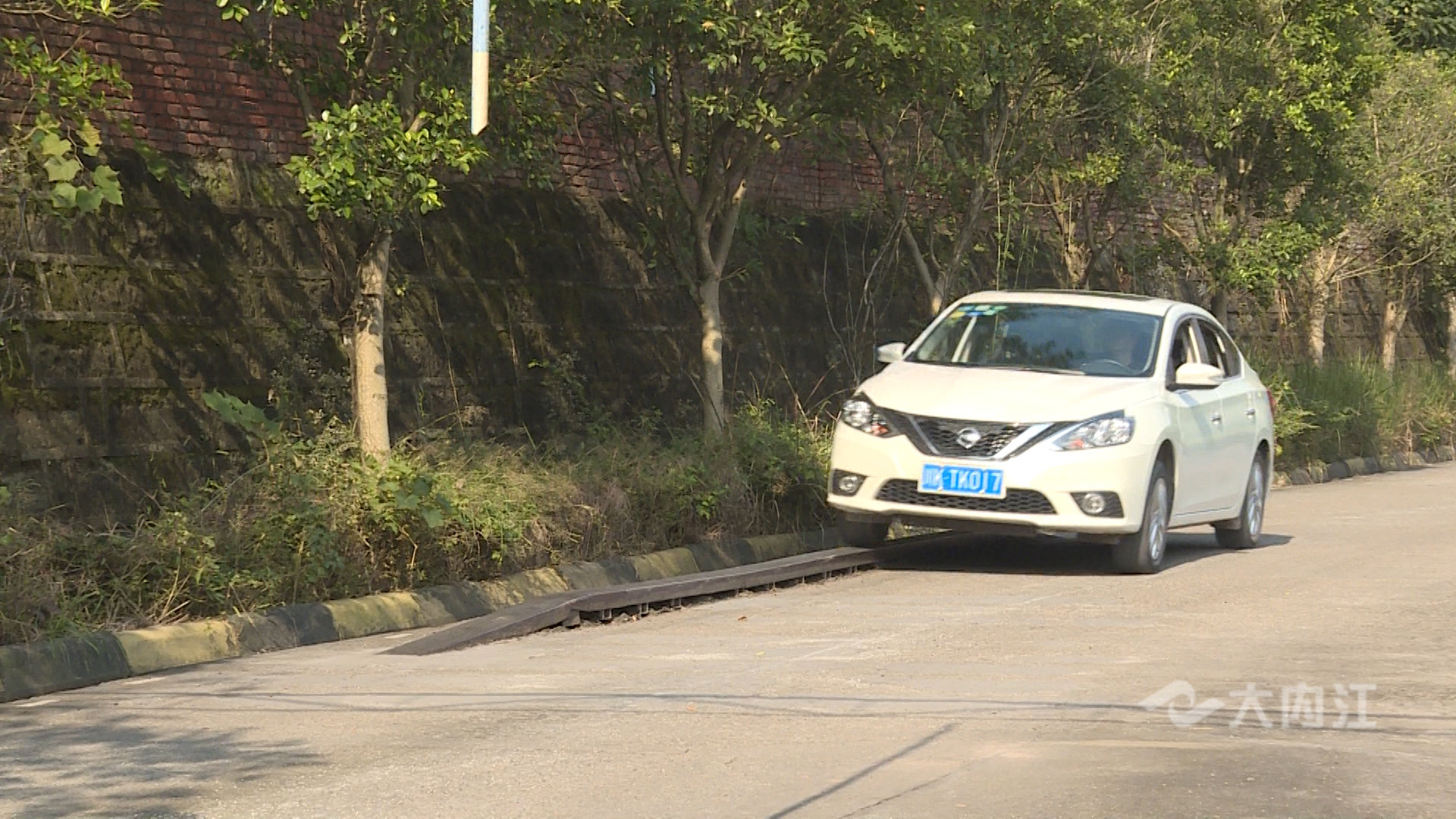 282377_1604664765588951.jpg 警察6.jpg