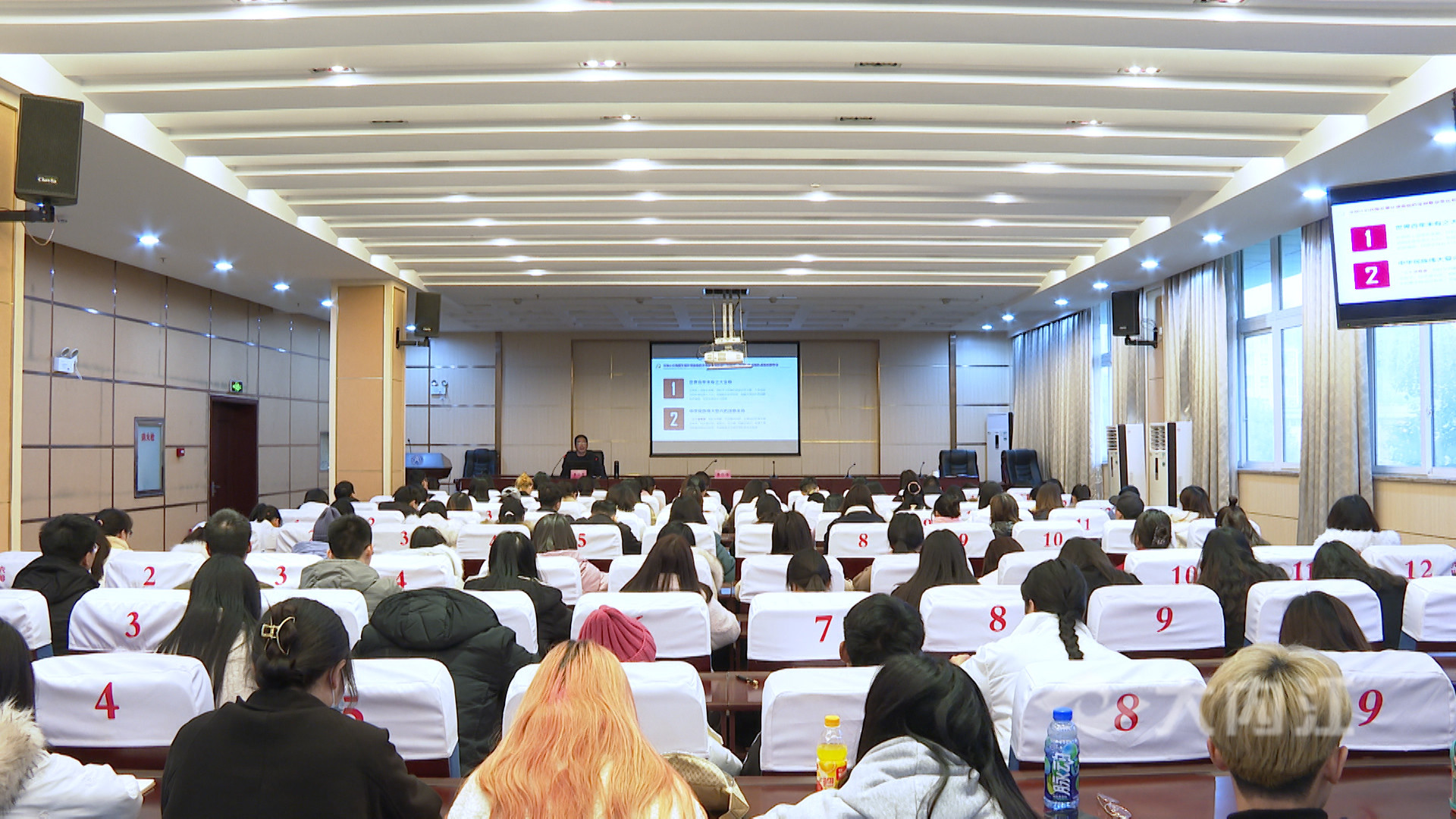 282377_1607266515462583.jpg 市委团建团走进内江师院1.jpg