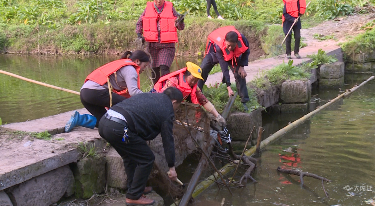 打捞漂浮物 (1).png