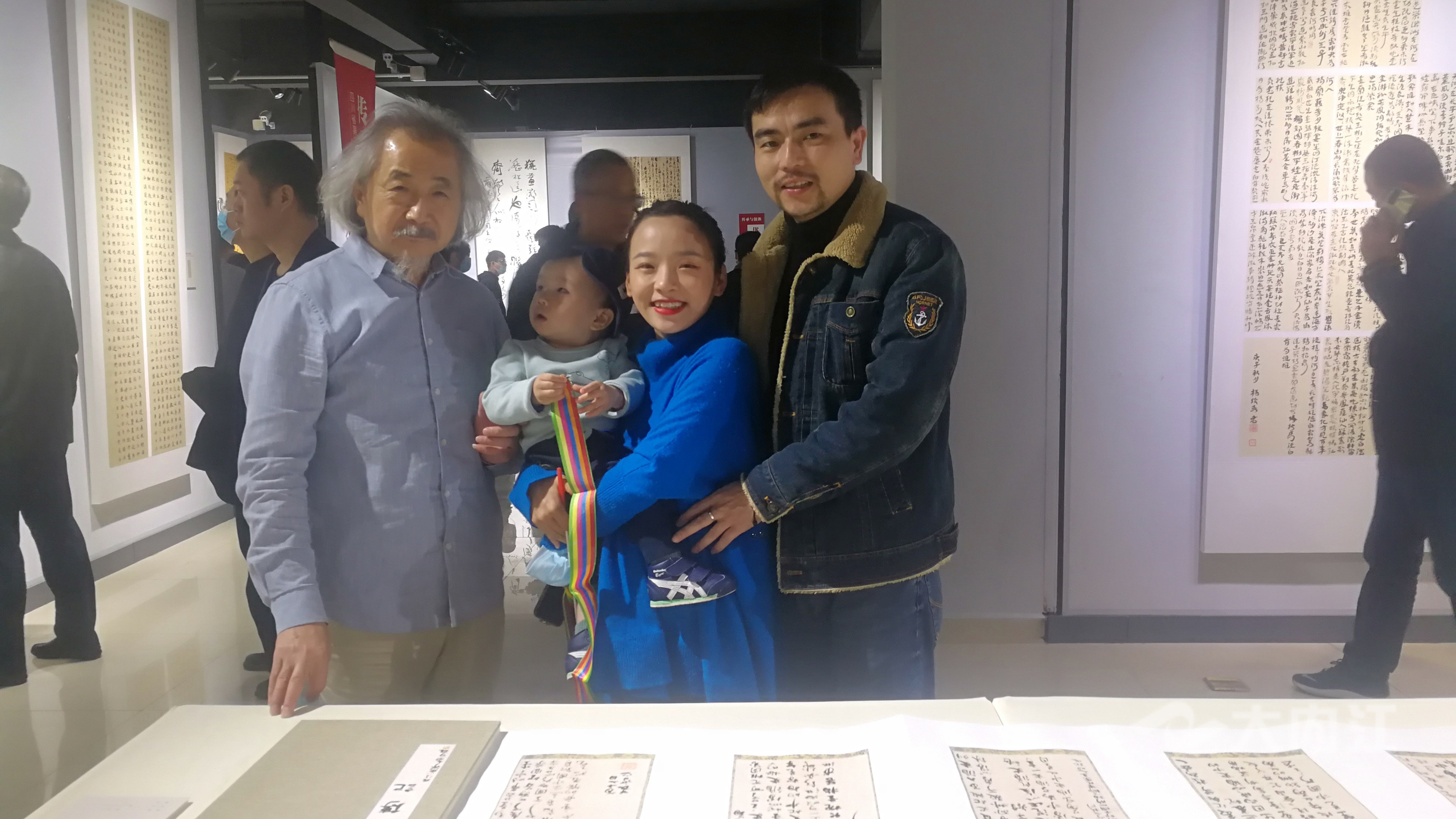 281877_1612575219373133.jpg 14c9cbe1f9714c5ebcdaff06f394ab3.jpg