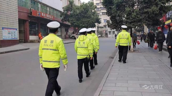 282377_1614568867137626.jpg 经开区开学3.jpg