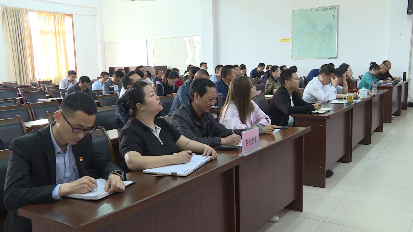 序列 04.00_01_32_20.Still010.jpg