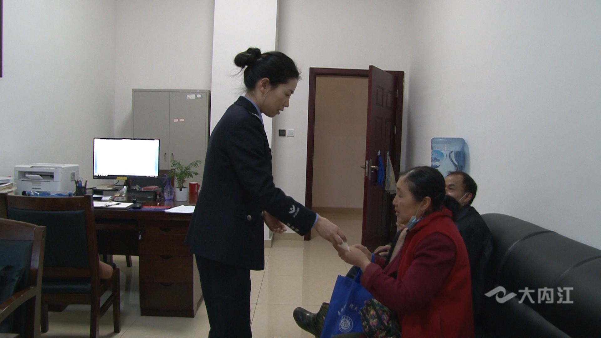 282035_1619338086640621.jpg 45.jpg