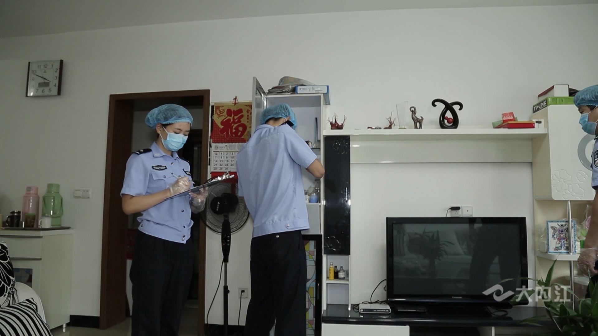 282035_1619338150257135.jpg 43.jpg