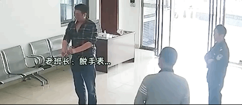 做俯卧撑.gif