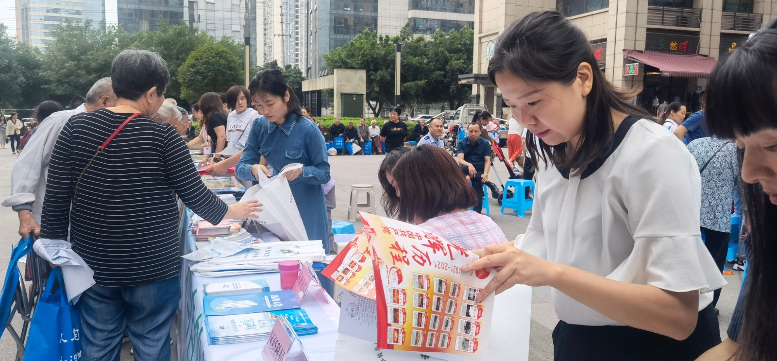 281921_1622778967991909.jpg 2.jpg