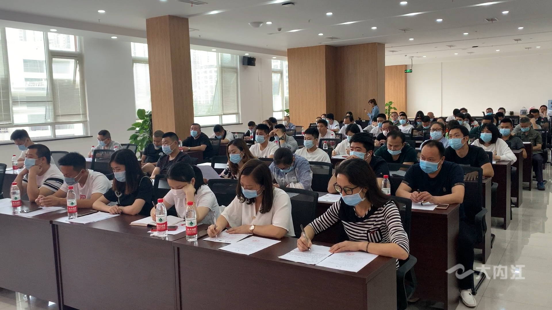 282035_1622775388865522.jpg 2.jpg