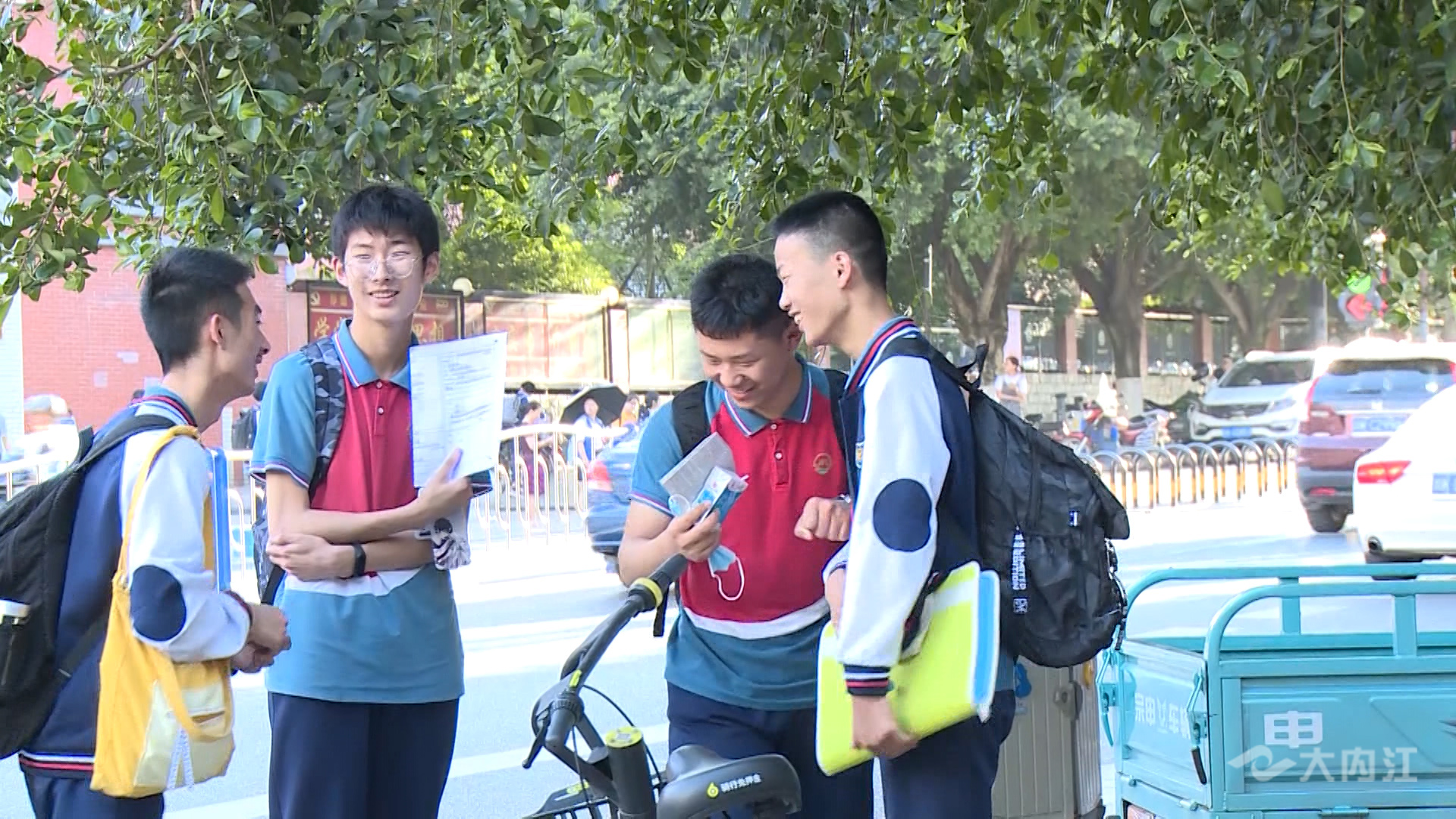 286258_1622870148282821.jpg 3.jpg