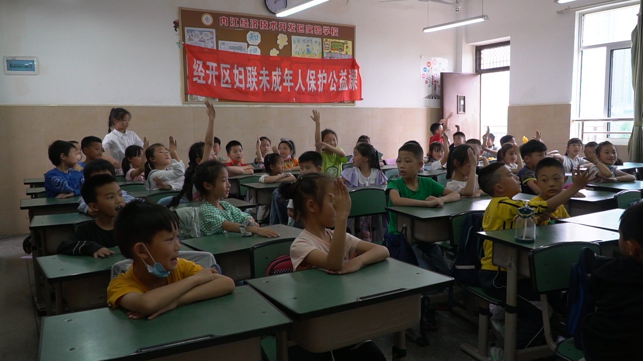 281921_1651944111558405.jpg C0139T01.JPG