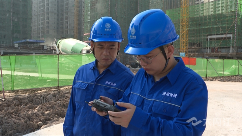 286144_1657768127183773.jpg 电力工人相片 (5).jpg